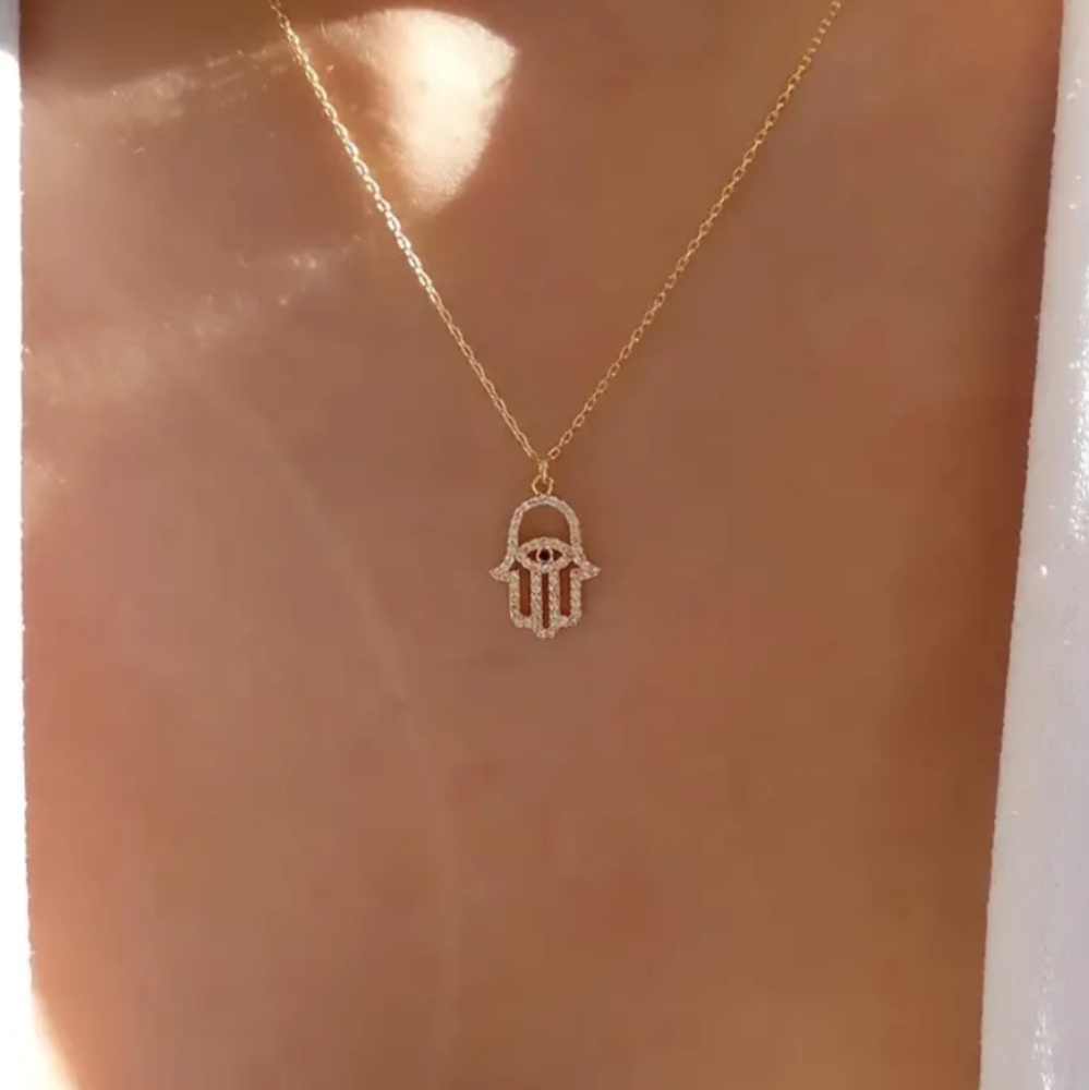 🔥 Golden Hamsa Hand Necklace 🔥 - Picture 1 of 3